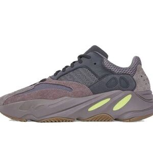 Adidas Yeezy boost 700 V1 men’s mauve Sneakers size 10.5